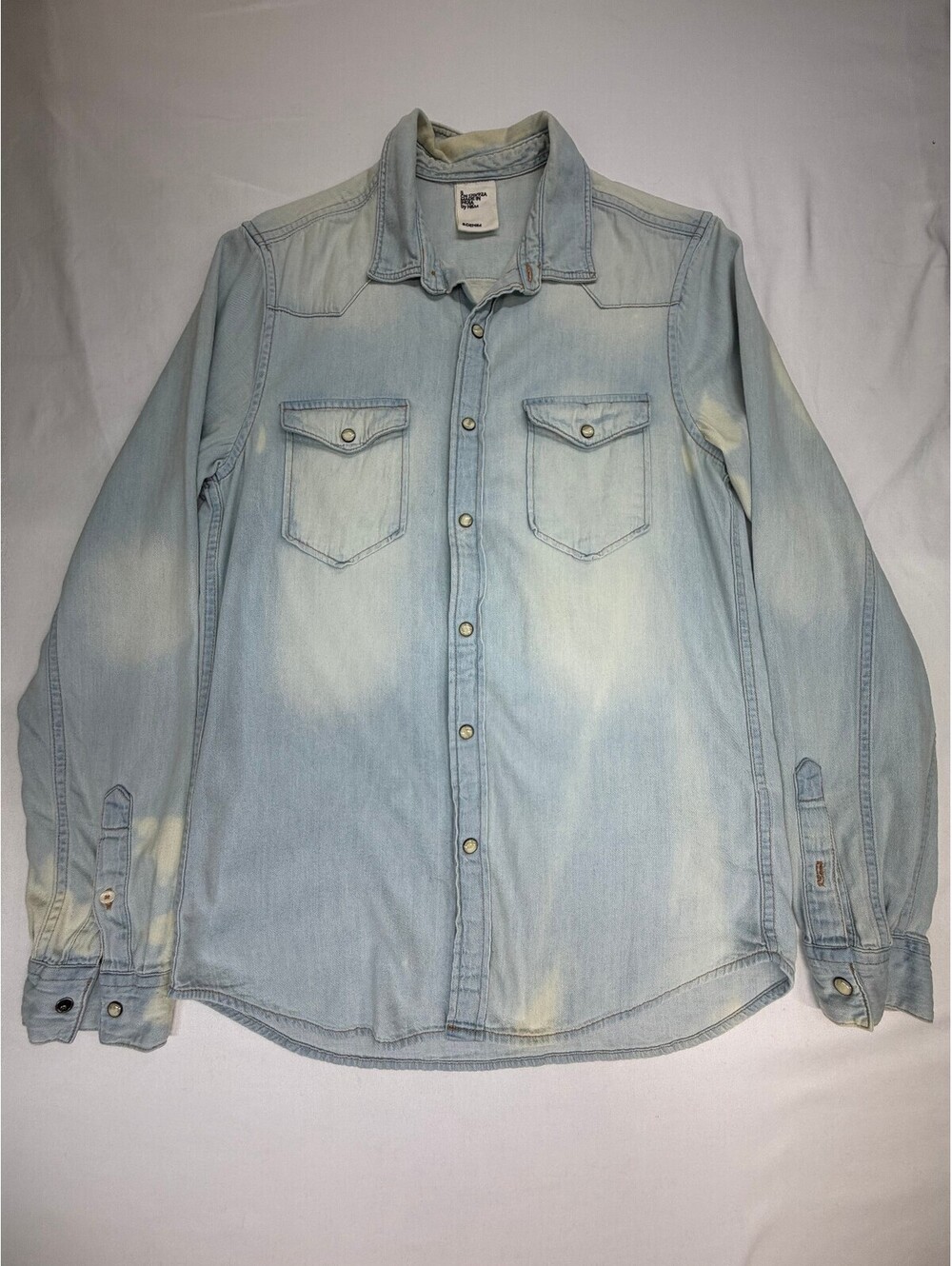 & Denim Men's Button Up Shirt Faded Bleach-Wash Long Sleeve Pockets Size S Blue